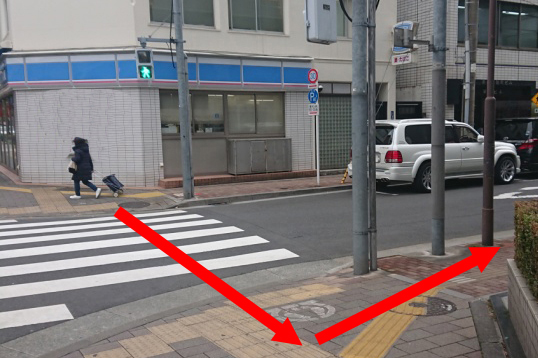 2、ローソン新御徒町店の信号を渡り左折新品・未使用専門買取|家電・パソコン・ゲーム買取|東京・台東区・御徒町・上野